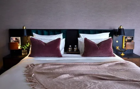 fairlane-saty-king-01-5cdd9a49385d8 King Room