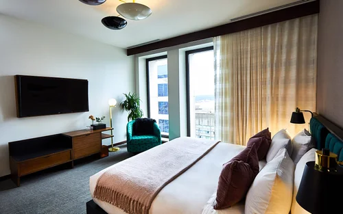 King Wheelchair Accessible